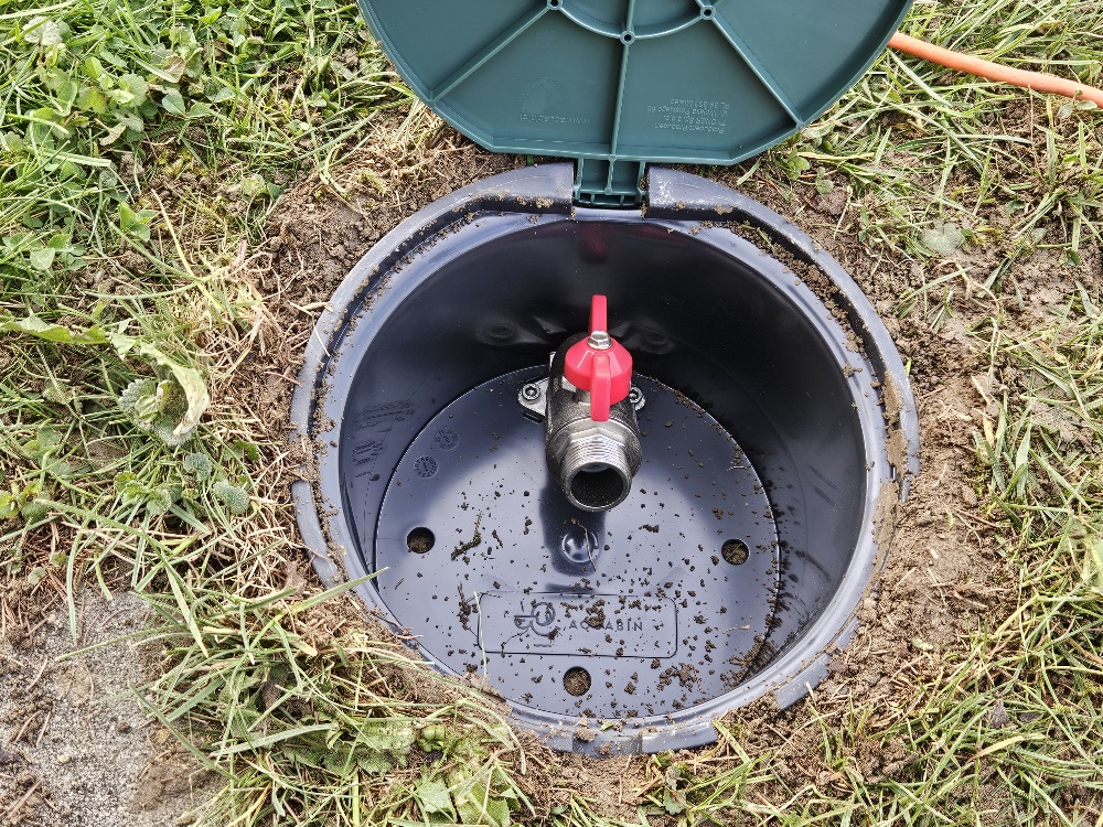 Ventilová šachta s guľovým ventilom na pripojenie hadice