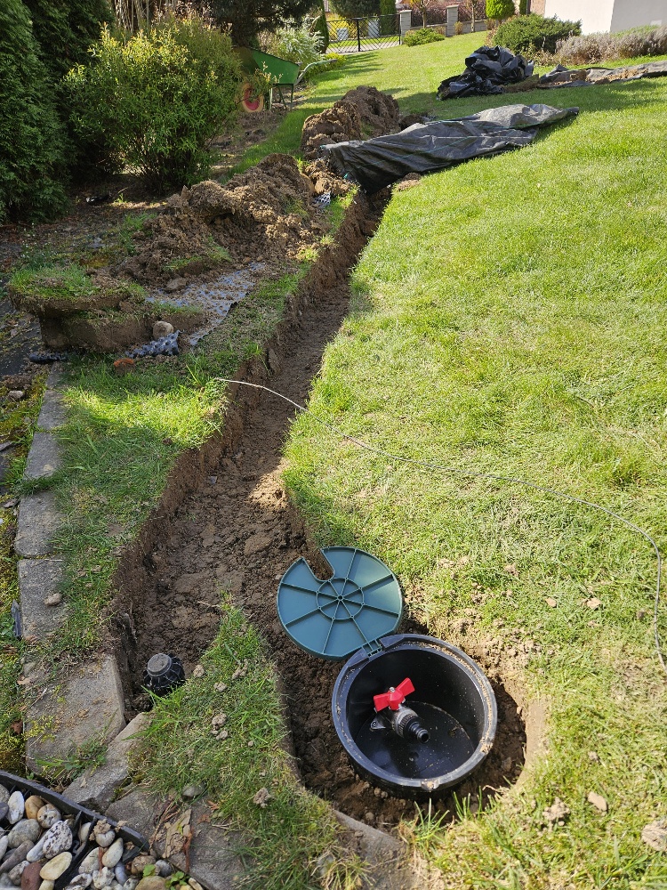 Ventilová šachta s guľovým ventilom pre zavlažovanie záhrady